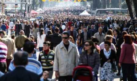 Shqiperia po plaket, ne 2025-en jetegjatesia do te shkoje ne 80 vjec